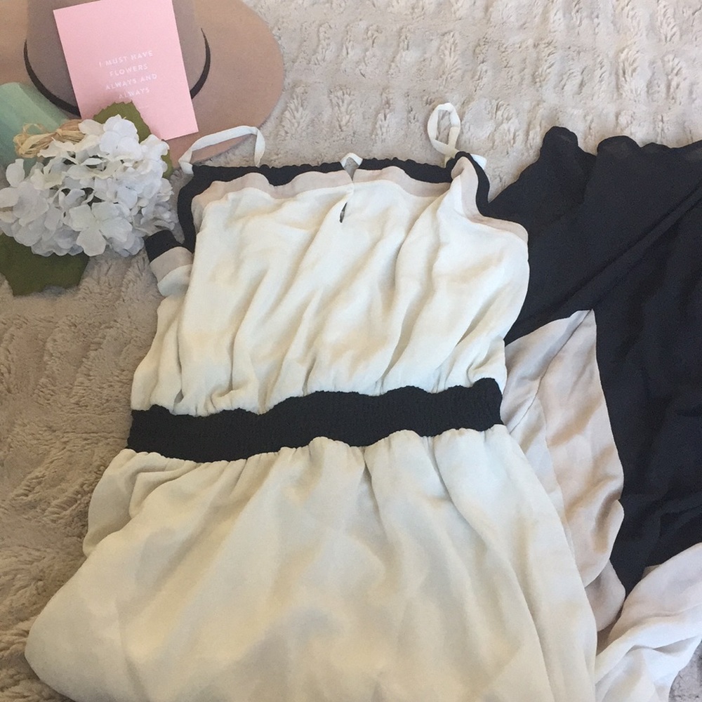 Black, White, and Cream Color-Blocked Maxi 💋